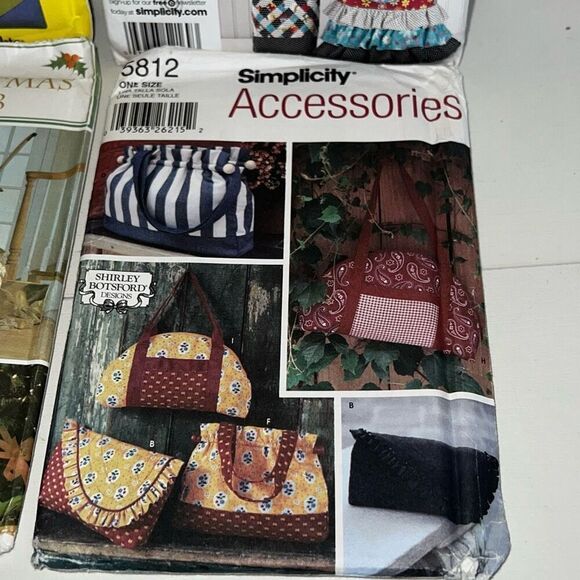 Lot 4 Craft Patterns Purse New Simplicity And Others Pillows Table Cloth Napkins - Picture 5 of 9